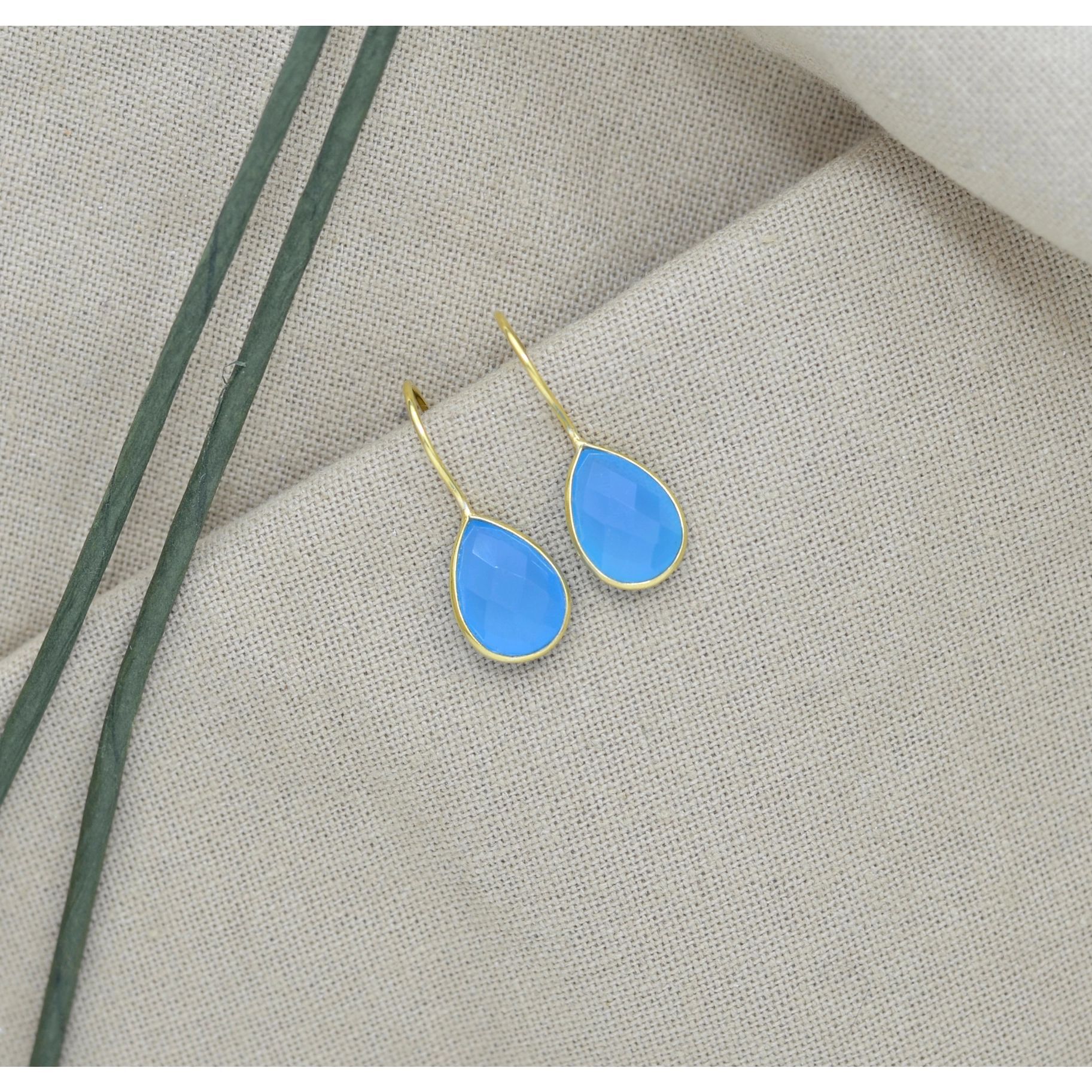 Schmuckoo Berlin - blauw chalcedoon oorbellen